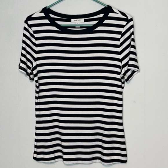 ON 34th Tops - On 34th Striped Top Black & White Women's Size Large Short sleeve Stretch.
